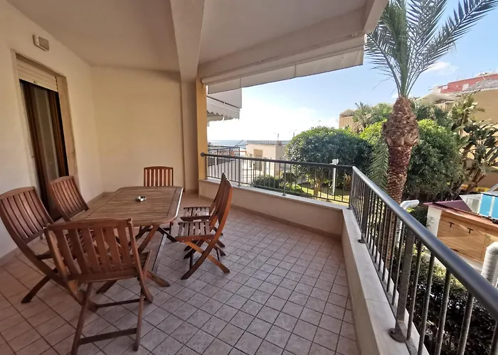 Rosa Virginia Fronte Mare By Dedalo Luxury